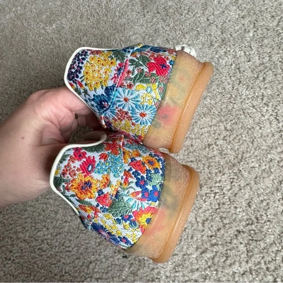 NWT adidas Gazelle Indoor Liberty London Floral Embroidery (Women's) Size 7 - Picture 3 of 8